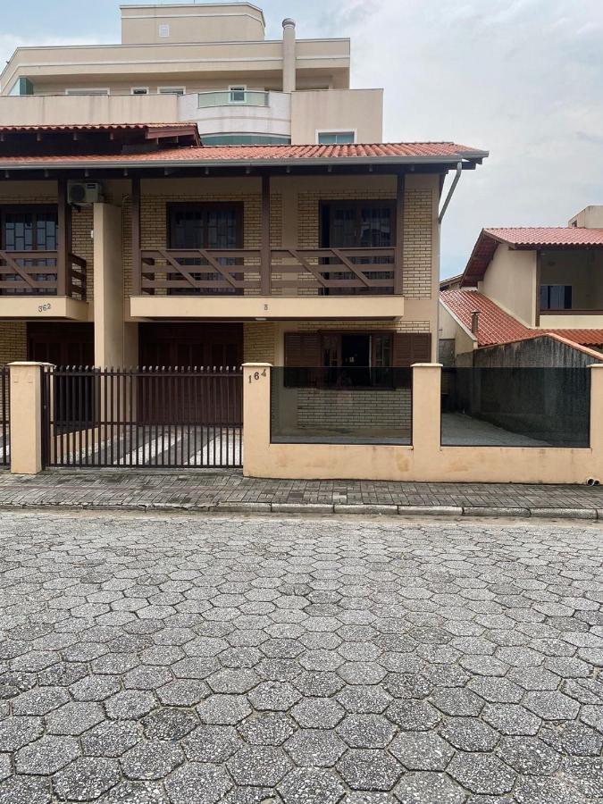 Casa Em Bombinhas Almeida E Moraes Perto Da Praia Exteriör bild