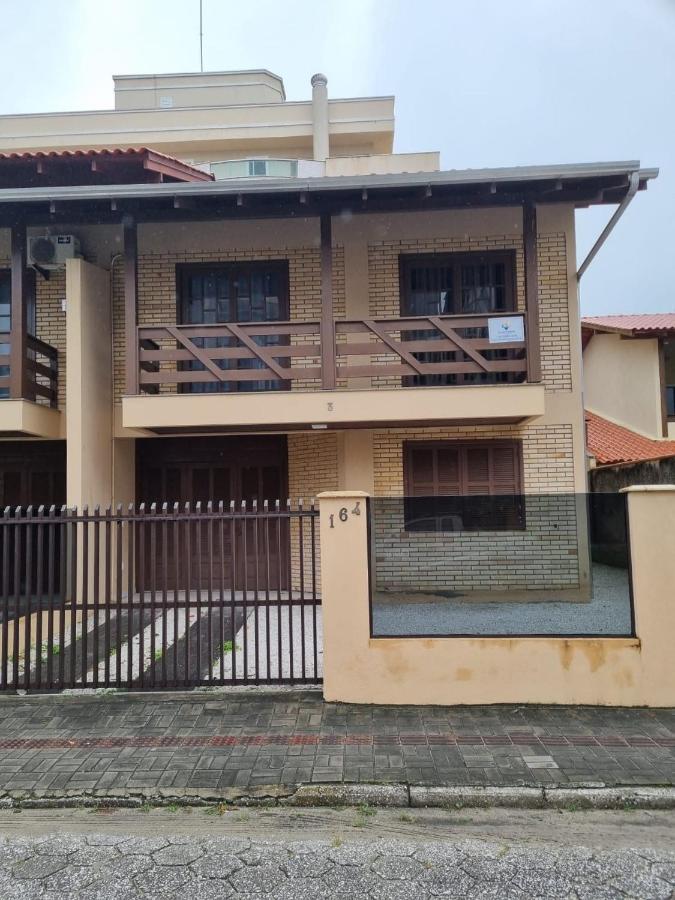 Casa Em Bombinhas Almeida E Moraes Perto Da Praia Exteriör bild