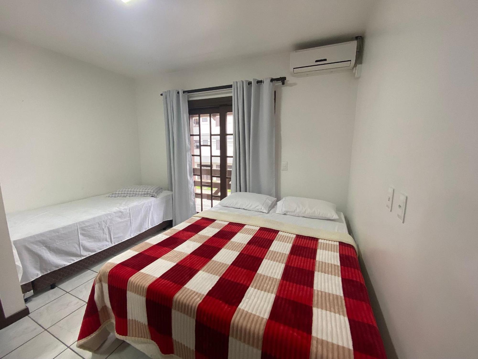 Casa Em Bombinhas Almeida E Moraes Perto Da Praia Exteriör bild