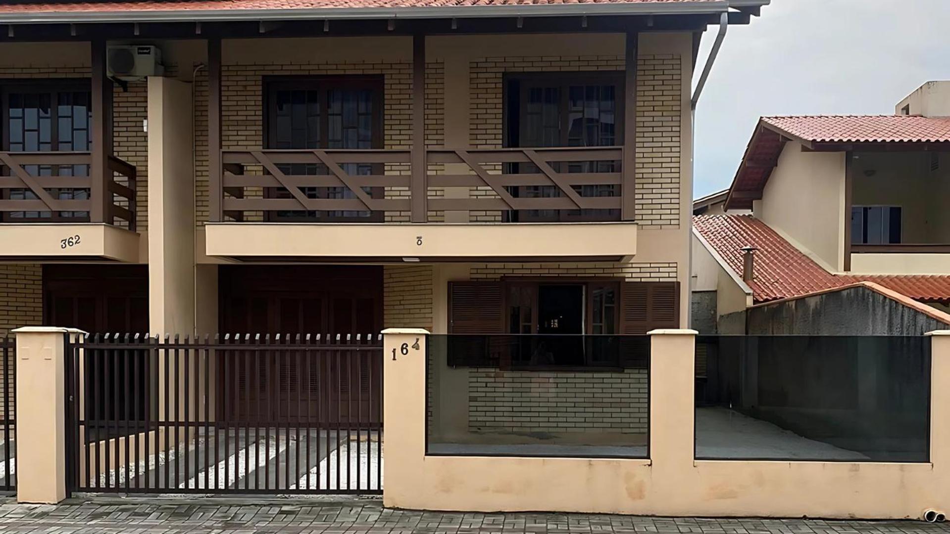 Casa Em Bombinhas Almeida E Moraes Perto Da Praia Exteriör bild